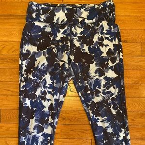 Fabletics power hold 3/4 length leggings